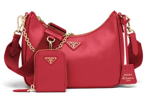 Prada Re-Edition 2005 Saffiano Leather Bag Fiery Red in Saffiano Leather with Gold-tone