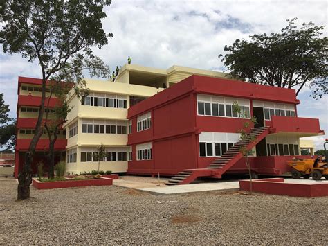 Dez Anos Depois Escola Angola E Cuba Volta A Ensinar Ver Angola Diariamente O Melhor De Angola