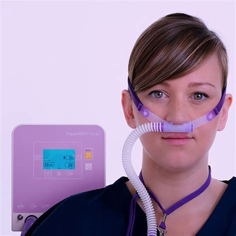 The ends of the cannula are placed in the nostrils through which oxygen is delivered. AquaVENT® FD140 - Armstrong Medical