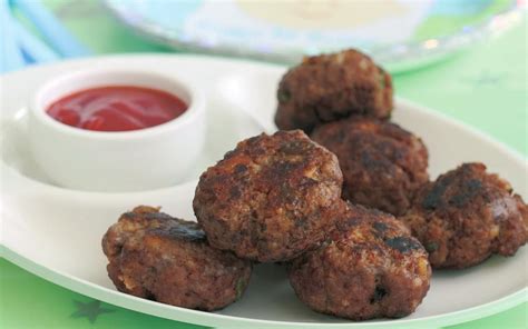 Beef rissoles, a cross between breaded meatballs and hamburgers, are a common quick dinner dish in england and australia. rissoles