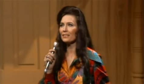 On This Date Loretta Lynn Tops The Charts With “coal Miners Daughter” In 1970 Whiskey Riff