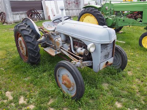 Ford 8n Running Antique Tractor Bodnarus Auctioneering