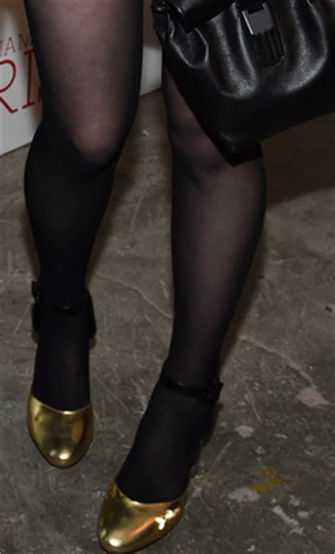 Celebrity Legs And Feet In Tights Natasha Lyonne S Legs And Feet In