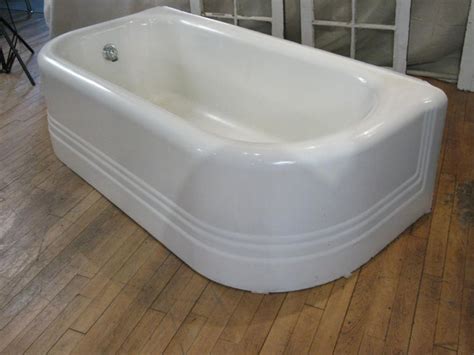 But when she went to search for this bathtub she'd fantasized about for decades, it didn't exist. Antique Cast Iron Soaking Tub at 1stdibs