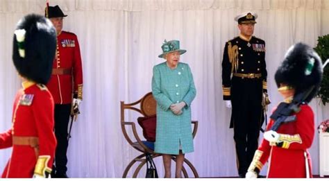 A Scaled Down Ceremony At Windsor Marks Queen Elizabeth Iis 94th Birthday World News