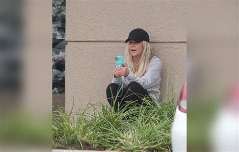 Heather Locklear Looks Unrecognizable As She S Spotted With Fianc