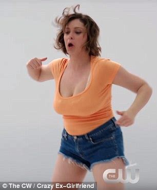 Crazy Ex Girlfriend S Rachel Bloom Jiggles Her Dd Breasts In Video