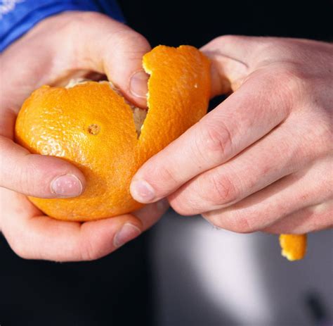 Orangen Warum Du Sie Nie Ohne Sauerei Schälen Kannst Welt