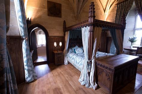 Warwick Castle Castle Bedroom Castles Interior Medieval Bedroom