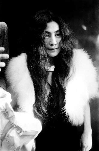 Pin By Carol Scott3 On People Yoko Female Rock Stars Yoko Ono
