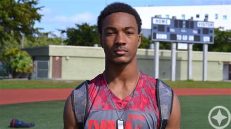 Christopher Henderson commits to Miami Hurricanes football - Sports 