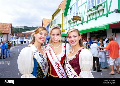 Queen And Two Princesses Of The 22nd Oktoberfest Blumenau European Valley Santa Catarina