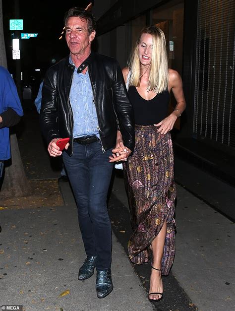 Dennis Quaid 66 And Laura Savoie 27 Marry At Seaside Resort Daily Mail Online