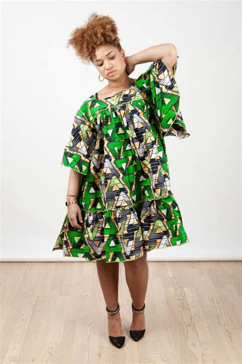 Modèle de bazin brodé tissu dentelle nouvelle collection de chez by michou et tyma fashion couture. Les 25 meilleures idées de la catégorie Robes courtes ...
