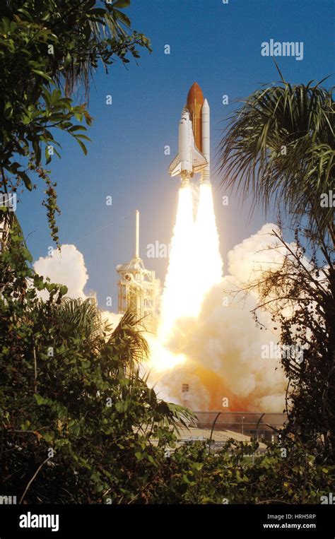 Space Shuttle Discovery Stock Photo Alamy