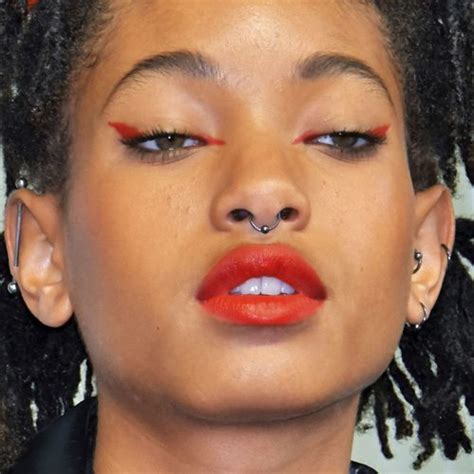 Willow Smiths Makeup Photos And Products Steal Her Style