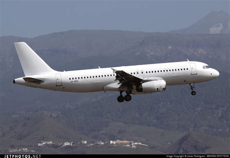 Ly Veo Airbus A320 233 Avion Express Javier Rodriguez Jetphotos