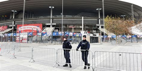 Attentats du Stade de France le Novembre le nécessaire devoir de mémoire des victimes