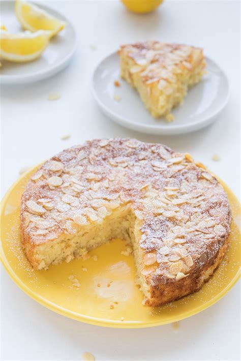 This Almond And Lemon Cake Without Flour Is Extremely Moist And Delicious A Further Plus Point