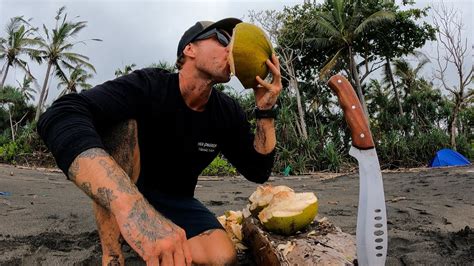 7 Days Solo Survival With No Water Can You Survive On Only Drinking Coconuts For 7 Days Youtube