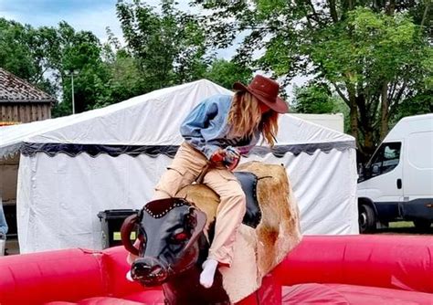 Rodeo Bullriding Der Wilde Ritt Auf Dem Bullen Mieten 44900 Eur Pro Tag Mietmeilede