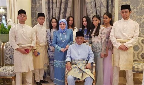 Permaisuri Agong Reveals That She Has Chinese Lineage And Says Malaysians