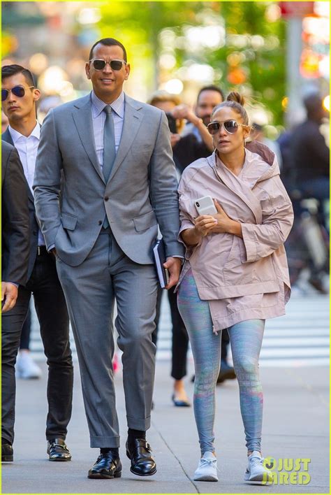 Photo Jennifer Lopez Bares Her Abs During Outing With Alex Rodriguez Photo Just