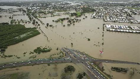 Queensland Floods More Heavy Rainfall Expected But End In Sight Sbs