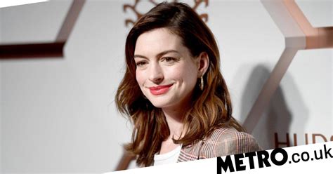Why Has Anne Hathaway Quit Drinking Alcohol Until Her Son Is 18 Metro News