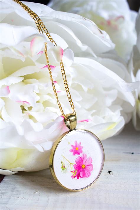 Diy Birth Month Flower Pendant Resin Jewelry Resin Crafts