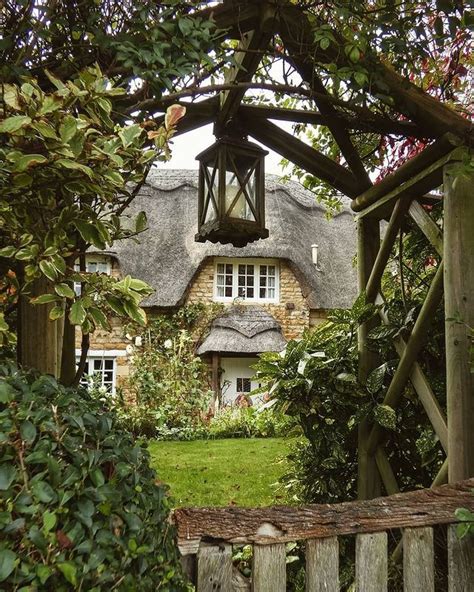 Grande Bretagne Visitbritain Sur Instagram Un Charmant Cottage Dans