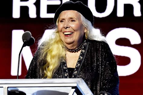 Joni Mitchell Gives Rare Public Performance At Pre Grammys Event