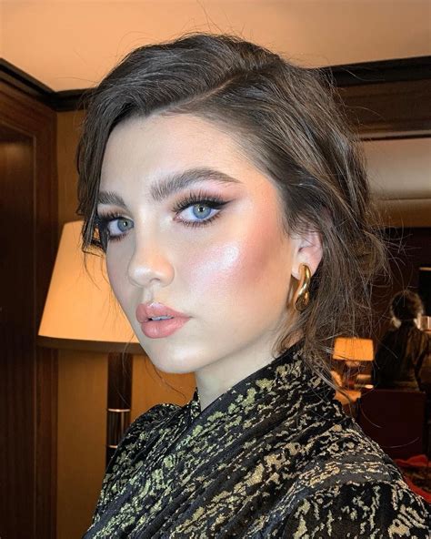 Glowing Beauty Mayahenry For The Britishvogue Party Last Week 👸🏻💫