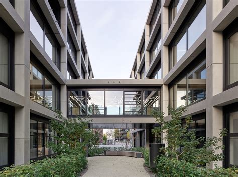 Офисный комплекс в iCampus