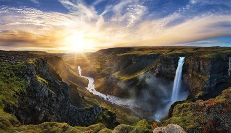 Islandia Rzeka Fossá Wodospad Háifoss Wschód Słońca Chmury Mgła