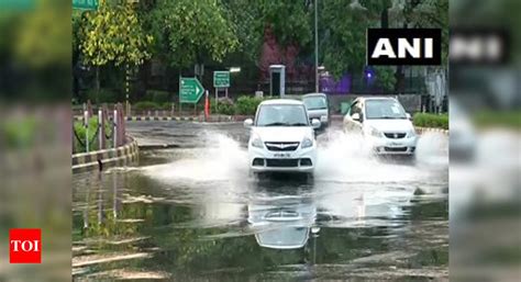 Rain In Delhi Ncr Moderate To Heavy Rain In Parts Of Delhi Ncr