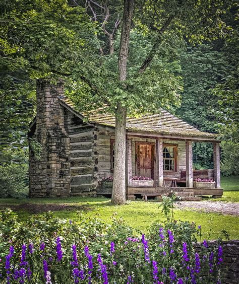 One Room Log Cabin From The 1800s Cabin Living Little Cabin In The