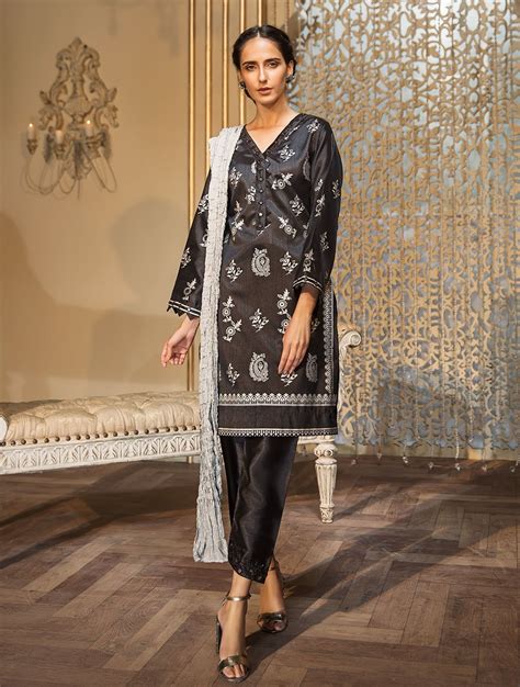 khas luxury pret silk and velvet kurtis collection 2020 2021 24