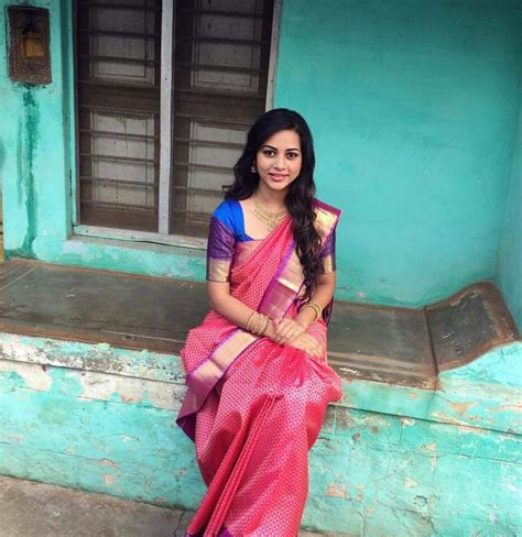 Pin By Preksha Pujara On Things To Wearsarees Saree Fashion Sari
