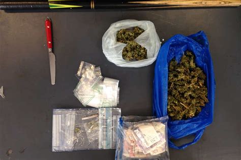 Drugs Cash And Weapons Discovered During Police Raid In East London Alley London Evening