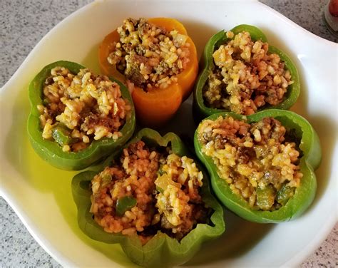 Easy Classic Stuffed Peppers | JAQUO Lifestyle Magazine