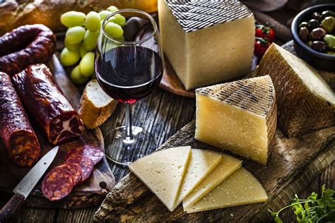Dec 01, 2015 · full bodied with integrated tannin, vintage port needs a powerful cheese to stand up to its strength. Guide to matching port with cheese