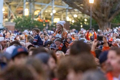 Photos The Best Shots From Auburn S Tiger Walk Before The Texas A M