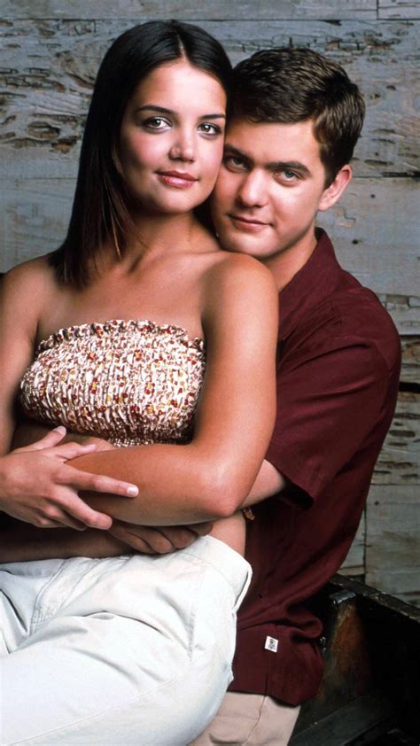 While stars like katie holmes, james van der beek and michelle williams all took part in entertainment weekly's photoshoot and interviews. Dawson's Creek Creator Says Joey and Pacey Are Divorced ...