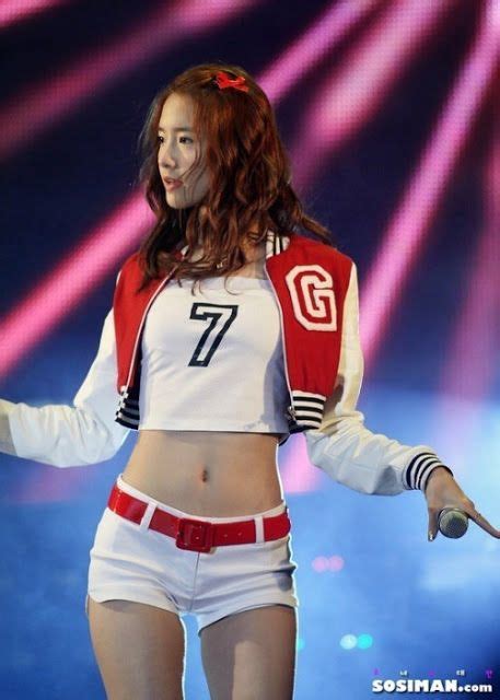 yoona belly button