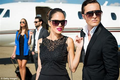 Reddit users who are wealthy reveal what it's really like ...