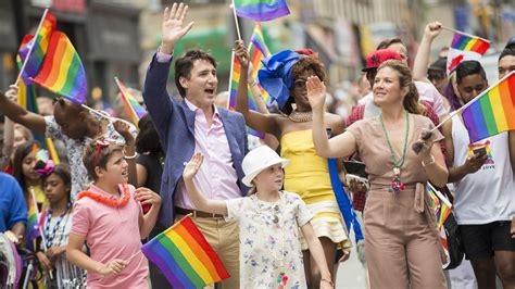 VIDEO Canada Justin Trudeau et sa famille participent à la Gay Pride de Toronto