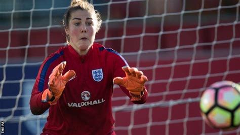 Mary Earps Wolfsburg Sign England And Reading Goalkeeper Bbc Sport
