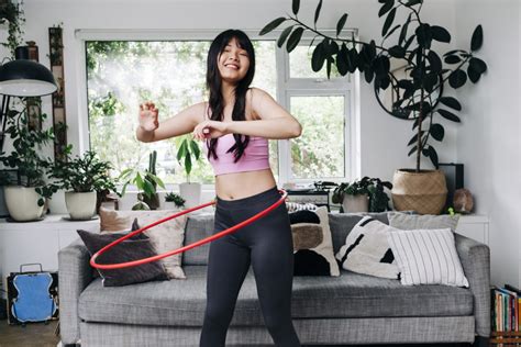 Tiktoks Weighted Hula Hoop Trend Has Fans Getting Fit