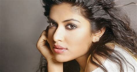 Amala Paul Hd Wallpapers Free Download Indian Actress Gallery